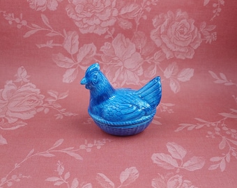 Hen on Nest Small Porcelain Box in Deep Blue 1980