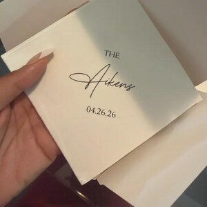 Personalisierte Servietten mit Monogramm (Initialen & Datum), Hochzeitsservietten, Dekoration für die Bar, Brautparty, Verlobung Bild 10