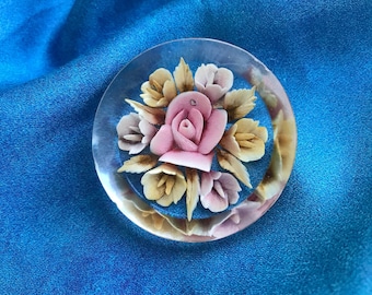 Vintage lucite brooch reversed carved flower, 50s. Retro plastic round costume brooch.