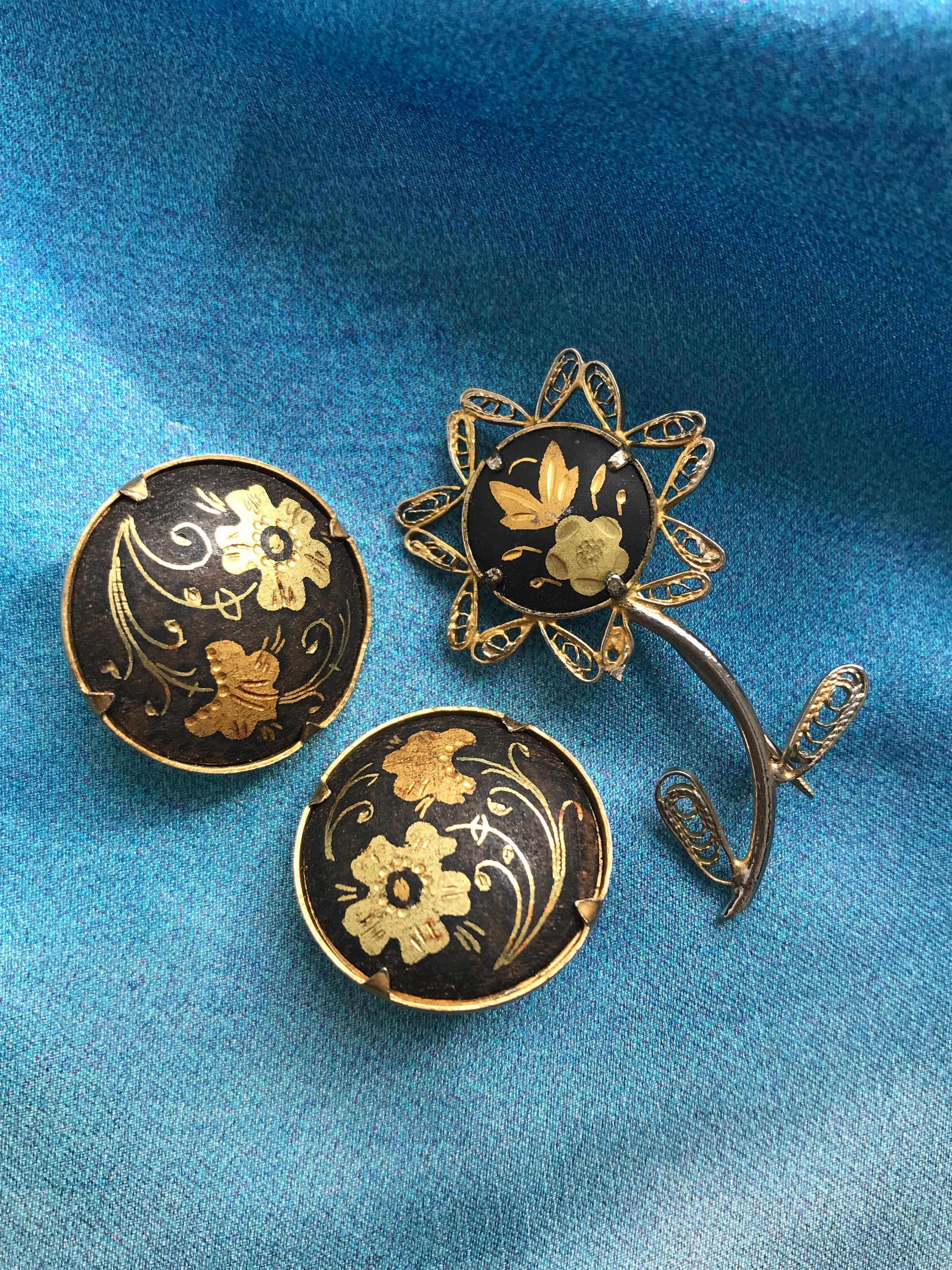 Gold Black Vintage Brooch - Etsy