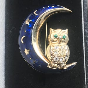 Vintage owl brooch BJ (Beatrix Jewellery). Owl and Moon blue enamel brooch. Fabulous designer brooch, 70s.
