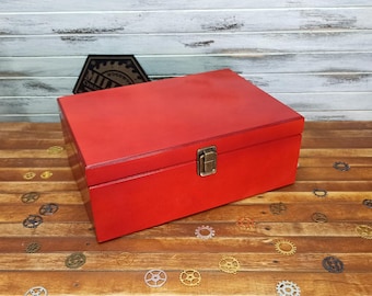 Red Polished Wood Storage Box: Personalized Keepsake