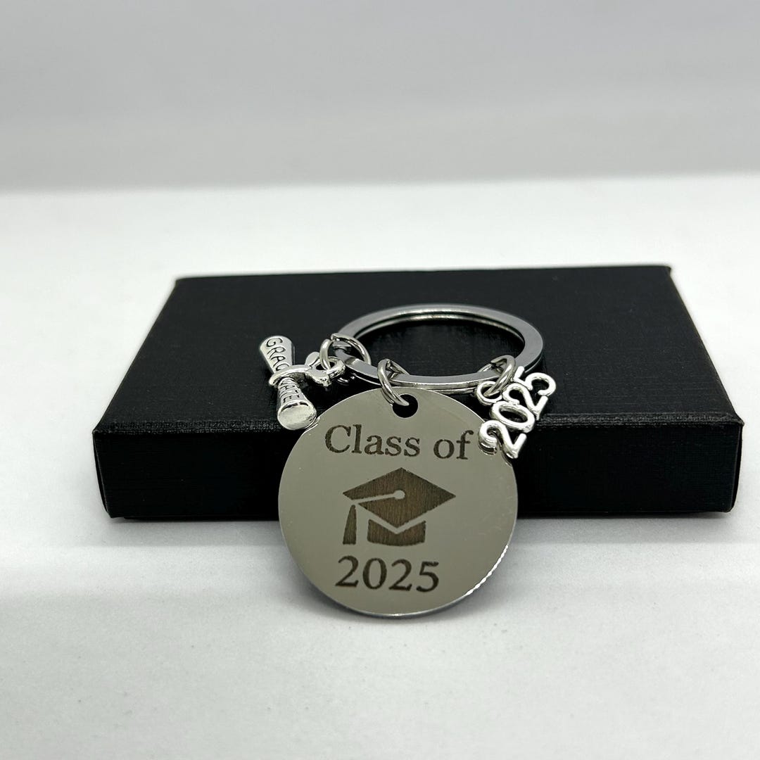 Personalized Graduation Gift Keychain , 2025 Trendy Graduate Key Ring ...