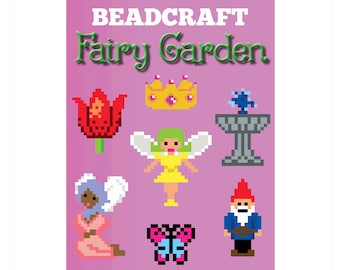 Puede incluir: Kit de jardín de hadas Beadcraft con una variedad de personajes y objetos pixelados de colores, incluyendo una hada, un gnomo, una fuente, una mariposa, una flor y una corona.