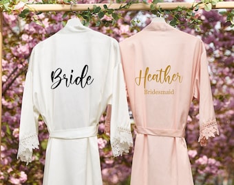Kant bruidsmeisje gewaden, gepersonaliseerde bruids gewaad, zijdeachtige satijn gewaad, monogram bruiloft gewaad, bruidsmeisje geschenken, bruids partij gewaden set van 6,7, 8