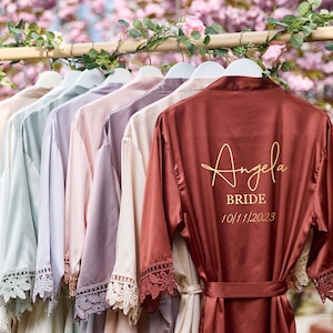 Personalised Bridesmaid Robes, Silk Satin Wedding Robe, Lace Bridal Party Robes, Bridesmaid Gifts,Monogram Bride Robes, Bridesmaid Proposal