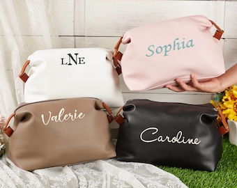 Trousse de maquillage personnalisée, trousse de maquillage monogramme pour mariée, pochette en cuir végétalien, trousse de toilette, trousse de maquillage de demoiselle d'honneur, cadeau de demoiselle d'honneur, cadeau pour elle