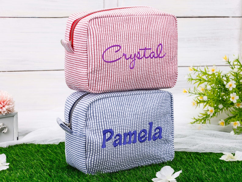 Personalized Seersucker Cosmetic Bag, Monogrammed Toiletry Bag, Embroidered Make Up Bag,Bridesmaid Makeup Bag, Bridesmaid Gift, Women Gifts zdjęcie 10