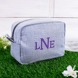 Personalized Seersucker Cosmetic Bag, Monogrammed Toiletry Bag, Embroidered Make Up Bag,Bridesmaid Makeup Bag, Bridesmaid Gift, Women Gifts zdjęcie 6