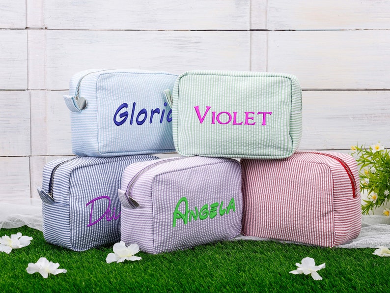 Personalized Seersucker Cosmetic Bag, Monogrammed Toiletry Bag, Embroidered Make Up Bag,Bridesmaid Makeup Bag, Bridesmaid Gift, Women Gifts zdjęcie 2
