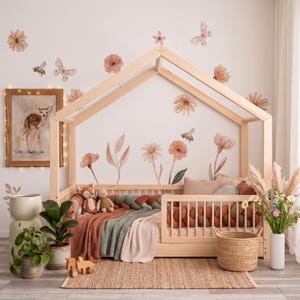 Hausbett für Kinder aus Holz – Montessori Bodenbett mit Rausfallschutz – skandinavisches Kinderbett KUU