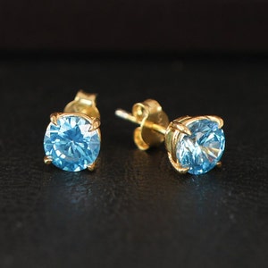 Blue Topaz Round Cut Earrings, December Birthstone Earrings, Solid Gold Earrings, Solitarie Silver Earrings, Minimalist Stud Earrings