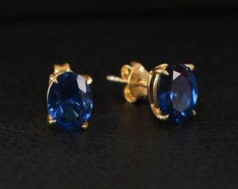Pendientes de zafiro de corte ovalado, pendientes con piedra de nacimiento de septiembre, pendientes de oro macizo, pendientes de plata solitarios, pendientes minimalistas tipo botón.
