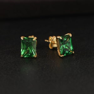 Emerald Radiant Cut Earrings, May Birthstone Earrings, Solid Gold Earrings, Solitarie Silver Earrings, Minimalist Stud Earrings