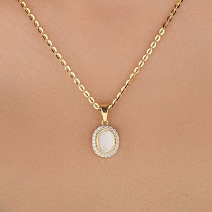Oval Opal Necklace, Oval Opal Necklace in 14K Gold, Oval Opal Pendant Necklace in Silver, Everyday Necklace For Women, October Necklace