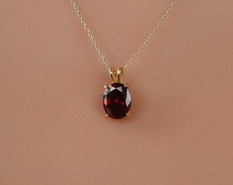 Garnet Oval Cut Necklace, January Birthstone Necklace, Solid Gold and Solitarie Silver Necklace, Solitaire Necklace, Minimalist Necklace