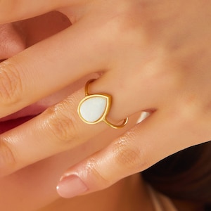 Anello opale a goccia, anello opale grande a goccia in oro, opale a goccia, anello opale d&#39;argento, fede nuziale opale, anello impilabile opale