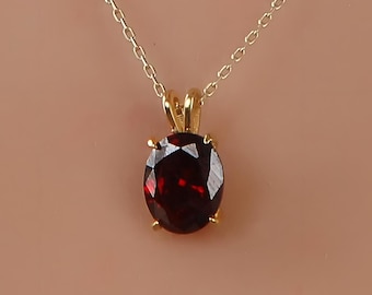 Garnet Oval Cut Necklace, January Birthstone Necklace, Solid Gold and Solitarie Silver Necklace, Solitaire Necklace, Minimalist Necklace