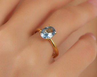 Blue Topaz Oval Solitaire Silver Ring , 14K Gold Oval Cut, Minimalist Wedding Band Ring, Solitaire Engagement Ring, Blue Solitarie Ring