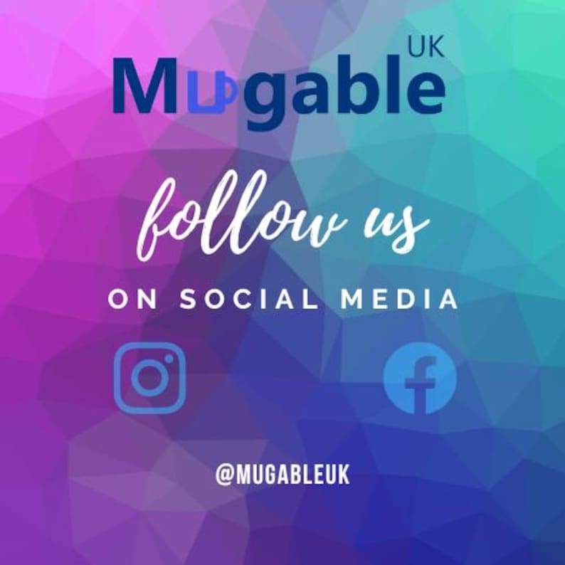 K&ouml;nnte beinhalten: Grafik mit geometrischem Hintergrund in Lila, Blau und Gr&uuml;n. Der Text "Mugable UK" steht oben, darunter in Kursivschrift "follow us". Social-Media-Icons f&uuml;r Instagram und Facebook sind vorhanden, zusammen mit dem Handle @MUGABLEUK.
