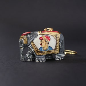 Wooden Hand Painted Elephant Keychain, 3D Handmade Wooden Elephant, Indian KIng Queen Painted, Wood carvings, Wooden Keytag, Unique Keyrings