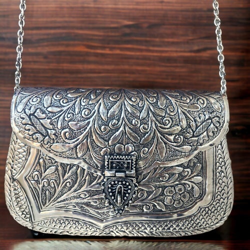 Pochette indienne ancienne en métal faite main en métal argenté faite main / sac à main ethnique fait main de style vintage, pochette à main [Argent]