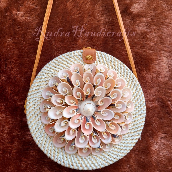 Rattan Round Purse Wicker / Sling Bag with Collected Sea Shells | Summer Crossbody Bag / Summer Beach Handbags