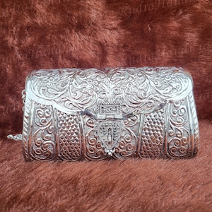 Silver Metal Clutch Indian Handmade Silver Metal Party Sling Bag /Ethnic Handmade Vintage Style Purse, Hand Clutch  [Silver]