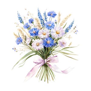 Könnte beinhalten: Aquarell-Illustration eines Wildblumenstraußes. Die Anordnung zeigt blaue Kornblumen, weiße Gänseblümchen und Weizenähren, gebunden mit einem hellvioletten Band. Die Blumen sind in einem realistischen Stil vor weißem Hintergrund gemalt.