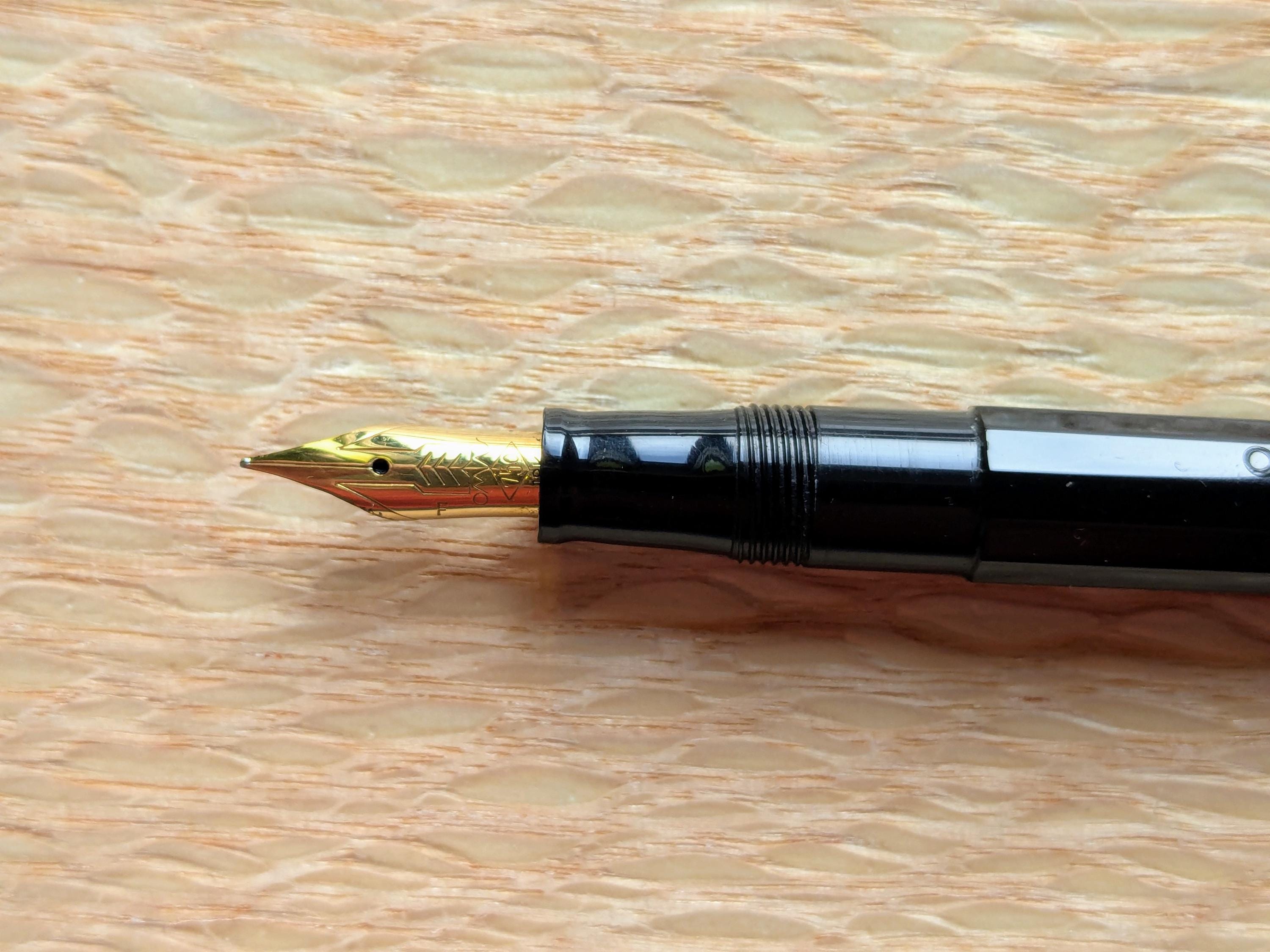 OMAS Extra - レディースサイズ - 万年筆 - ゴールド仕上げ - 18Kペン