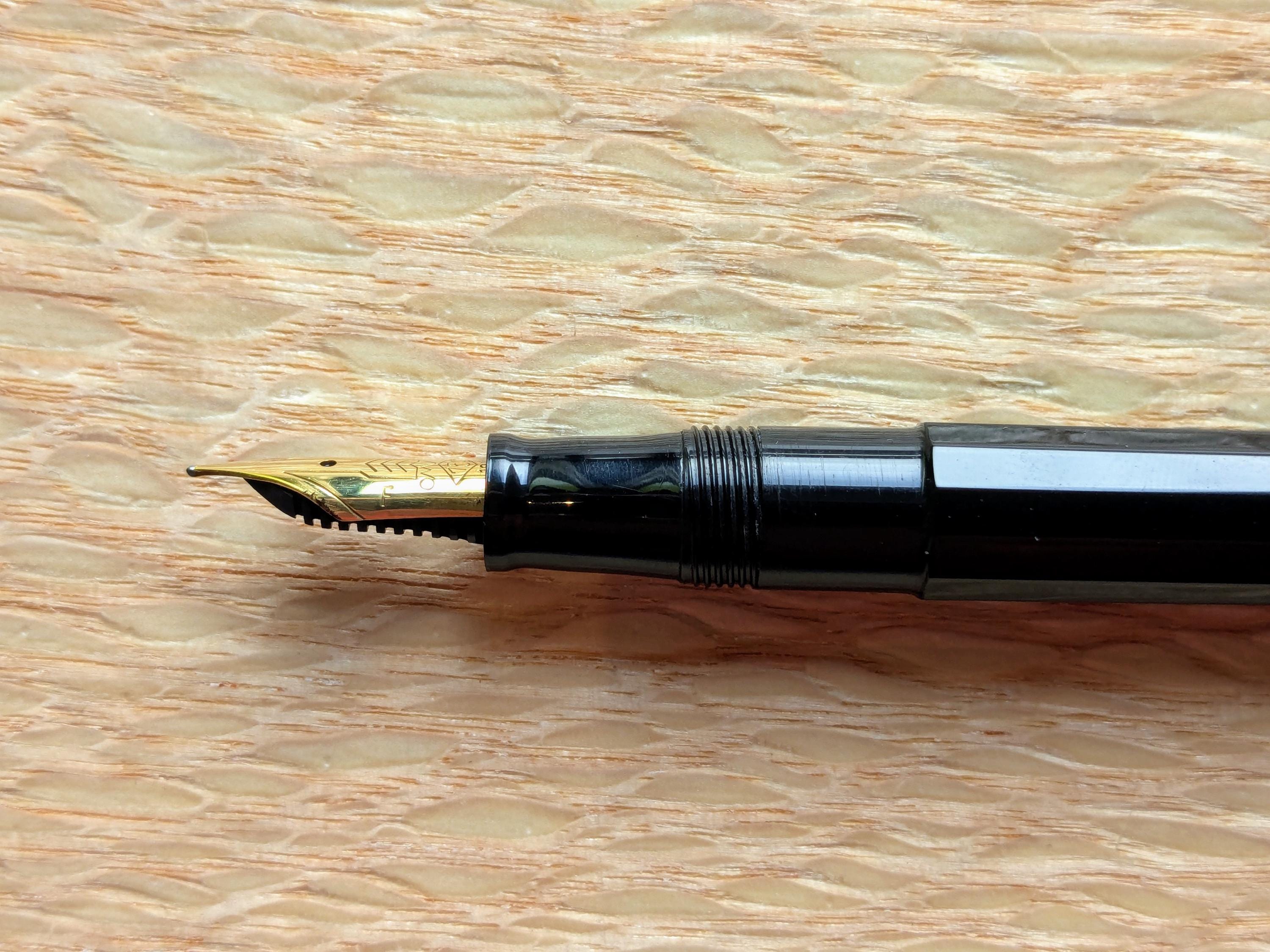 OMAS Extra - レディースサイズ - 万年筆 - ゴールド仕上げ - 18Kペン