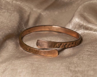 Handgjort koppararmband