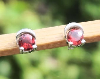 Round Garnet Stud Earrings with Half Moon | Sterling Silver | Round Stud Earrings | Pyrope Garnet Earrings | Moon Earrings | Gift for Her