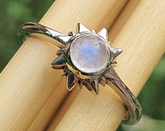 Anillo de piedra lunar y sol • Anillo apilable • Anillo de piedras preciosas • Piedra lunar arcoíris • Plata de ley 925 • Regalo para ella • Joyería celestial • Anillo bohemio