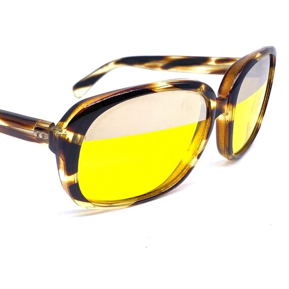 VTG 60’s Inspired Silver Square Granny Sunglasses Yellow lens. VTG 60 main image 4