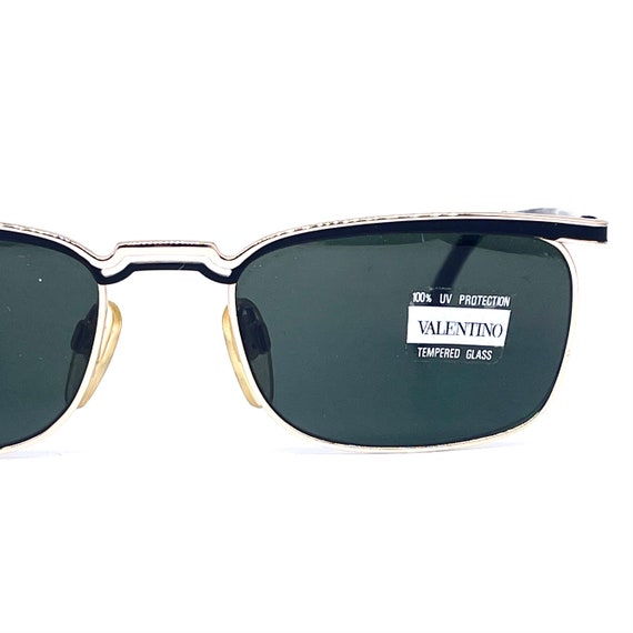 【関税&送料込み】Valentino Garavani Glasses Valentino Garavani V656 Rectangular Silver/black Metal