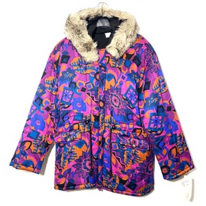 Vegan Parka in Lila-Tönen mit einem schönen abstrakten Muster allover, 1980er Jahre hergestellt in Italien Gr. 44 M