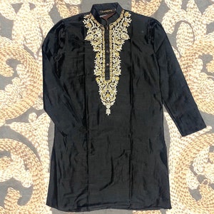 Indian kurta men long dress shirt, black with silk embroidery on chest, wood buttons, NOS