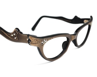 Montatura per occhiali cateye autentici anni '50 decorata con intagli e strass, NOS