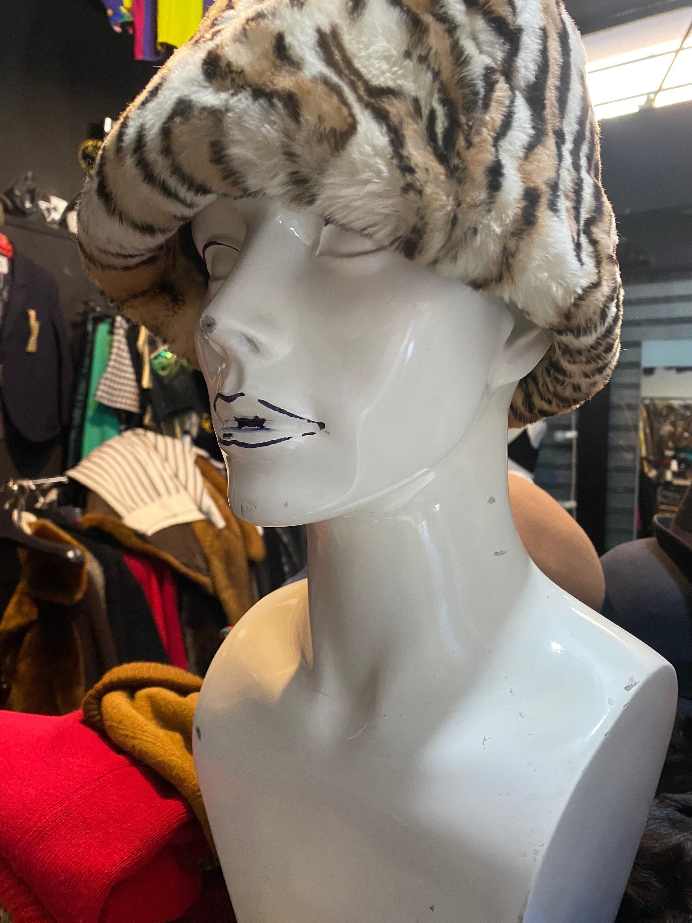 Faux Cheetah/ Leopard Fur Hat Hand Made in Italy, Sz L - Etsy display picture 3