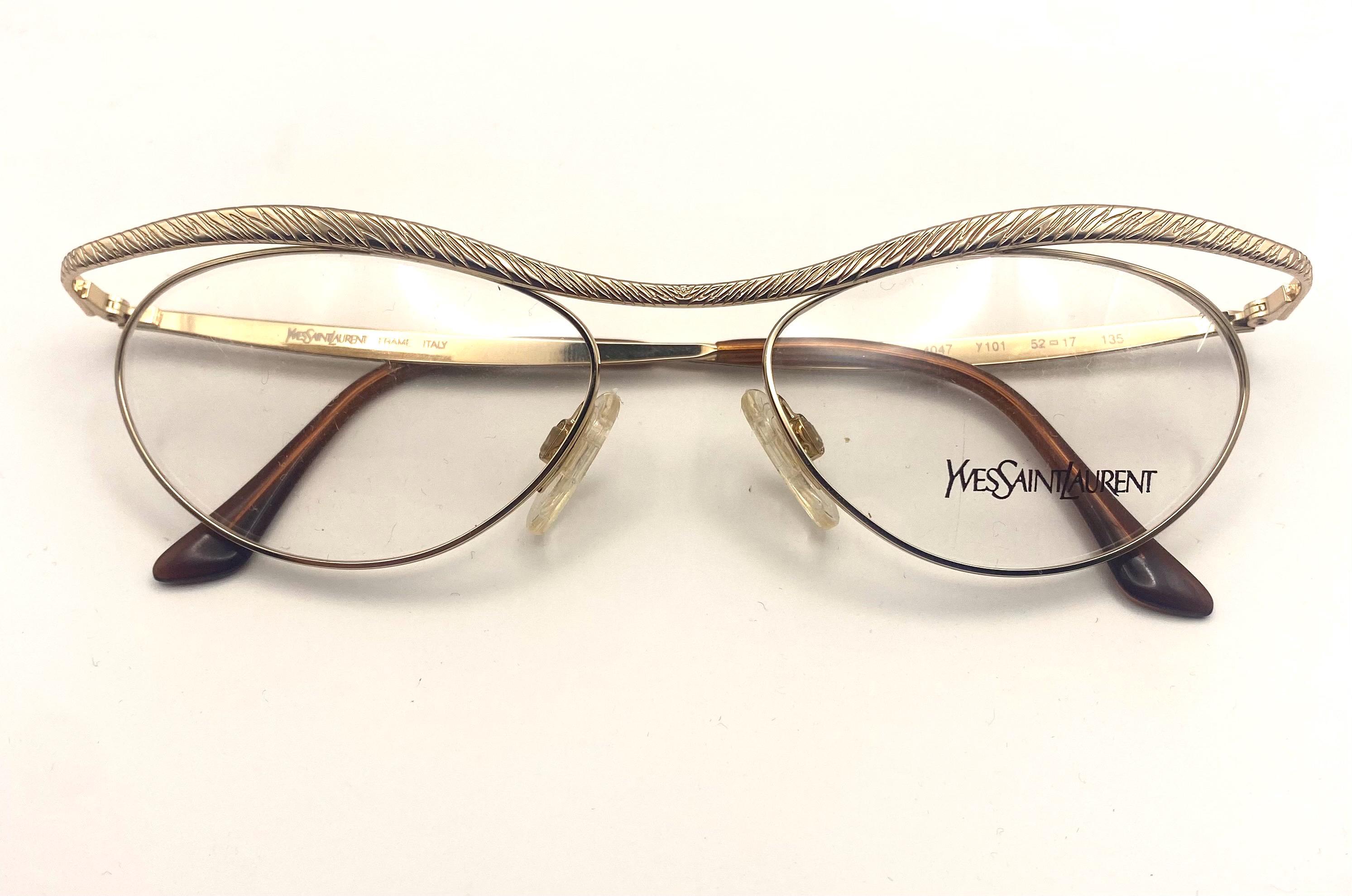 【Yves Saint Laurent】イヴサンローラン ヴィンテージ　NC YSL Saint Laurent 4047 Modernist Golden Cateye Frames With Carved