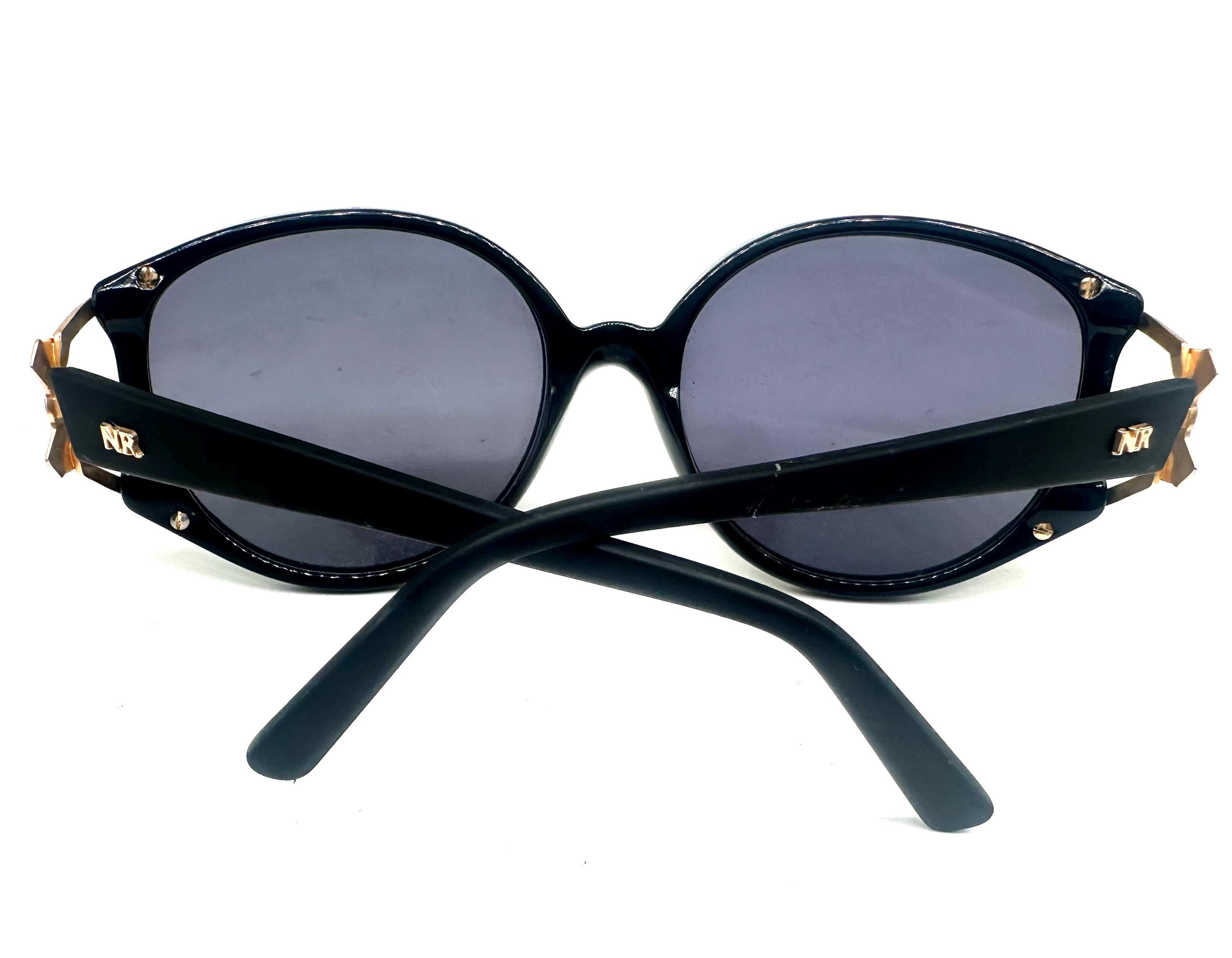 Nina Ricci Elegant Black Sunglasses Nina Ricci Classy Black Oversized Sunglasses W Golden  main image 3