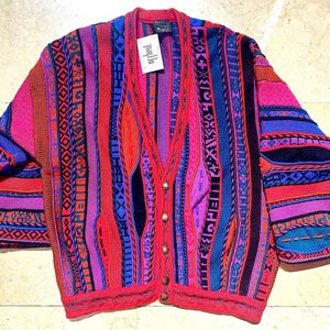 Emaroo coogi Style 3d knit cardigan in purple red and blue tones, Pure New Wool made in Australia 90s mint sz 22