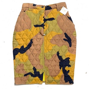 Ferrè Oaks NOS quilted camo skirt, cool and unusual style, made in Italy 80s with tags