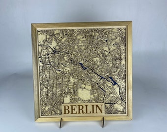Carte en couches découpée au laser de la ville de Berlin / Carte 3D / Plan de la ville fait main / Cadeau de mariage / Cadeau pour maman / Cadeau de pendaison de crémaillère / Cadeau d&#39;anniversaire