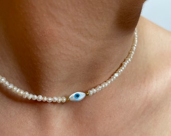 Waterfresh pearl necklace with evil eye