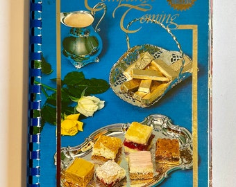 Company's Coming 150 Delicious Squares by Jean Paré (1981, 1984) - Vintage Cookbook