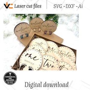 File SVG "Piedini di bambino" per taglio laser - Cartello per traguardo neonatale, decorazione per cameretta, regalo per baby shower - Pronto per Glowforge, DXF e AI inclusi