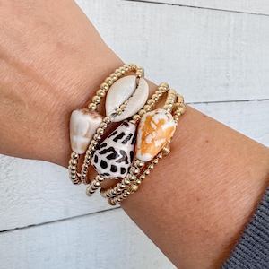 Gouden schelp kralenarmband - 14kt gold filled schelp kralenarmband - armband met echte kauri-schelp - sieraden strandliefhebber - cadeau oceaanliefhebber