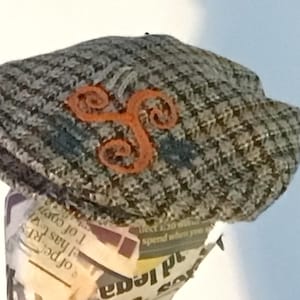 Pet. Harris-tweed, medium geborduurd